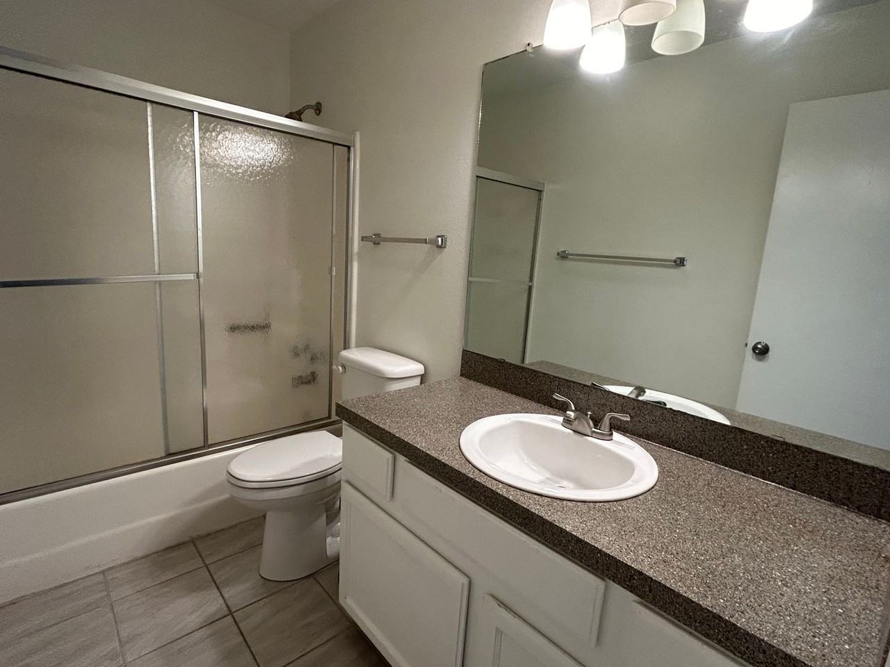 947 Gilgalad Way - Photo 7 of 9