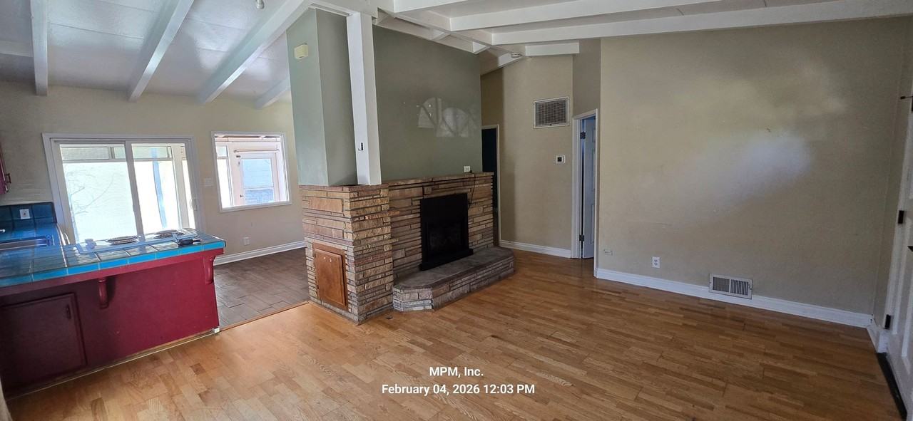 246 19th St - Photo 3 of 10