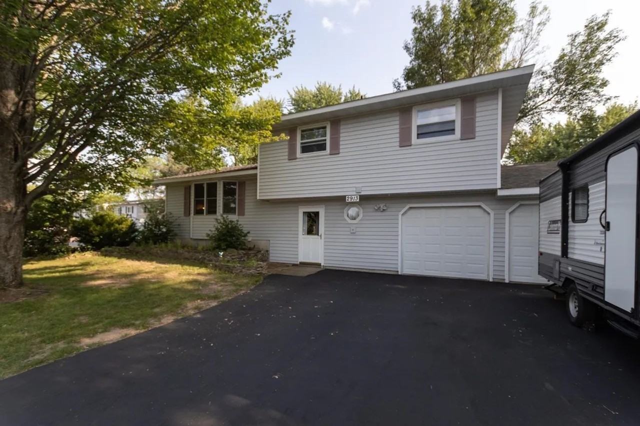 2913 Park Ridge Dr - Photo 2 of 35