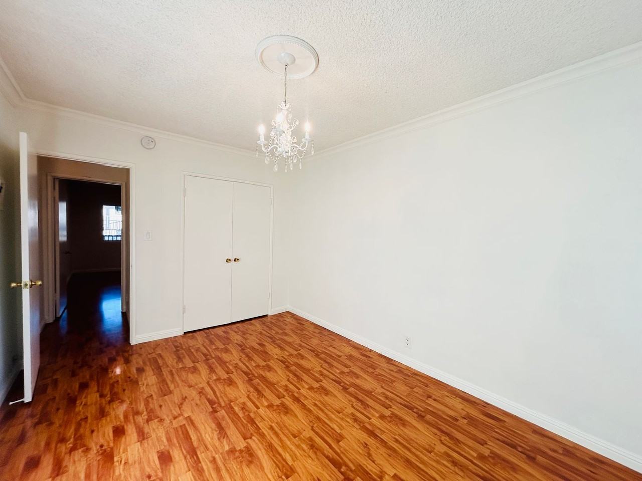 617 W Stocker St - Photo 6 of 8