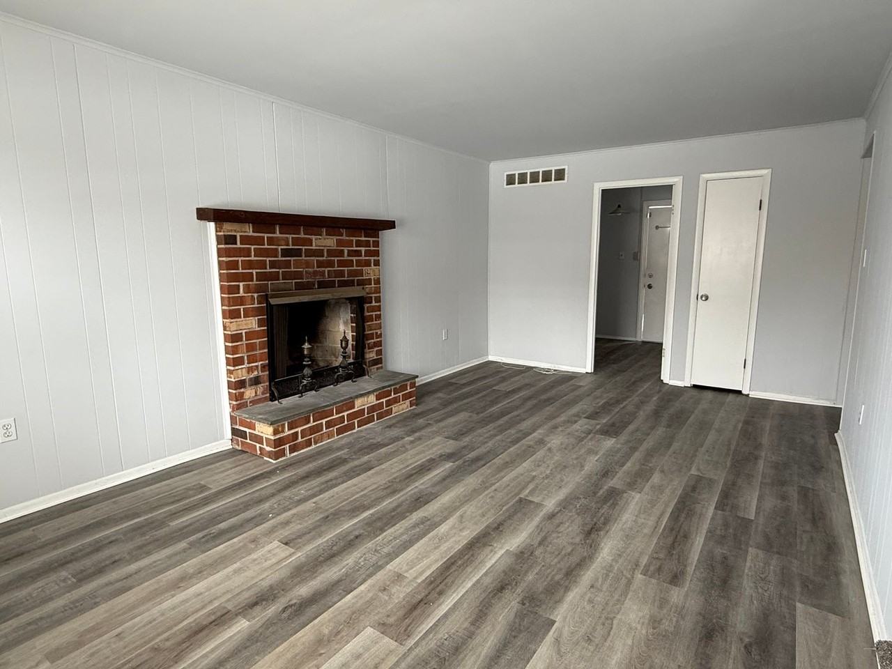 214 Jacqueline Dr - Photo 4 of 18