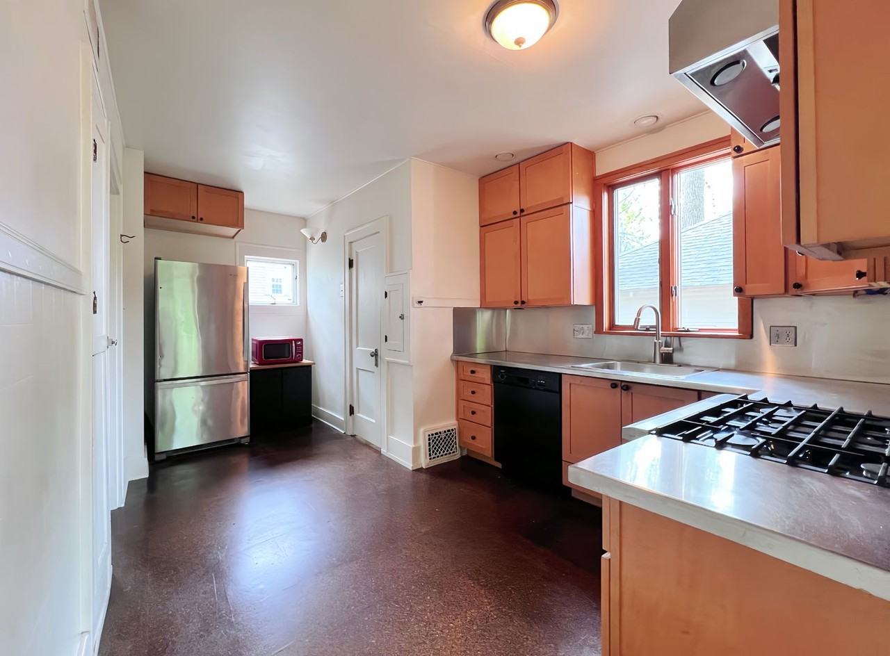 815 N Grant St - Photo 6 of 16