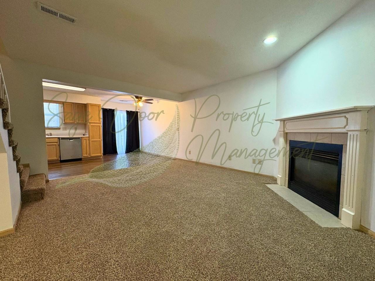 102 Ne Sunshine St - Photo 4 of 20