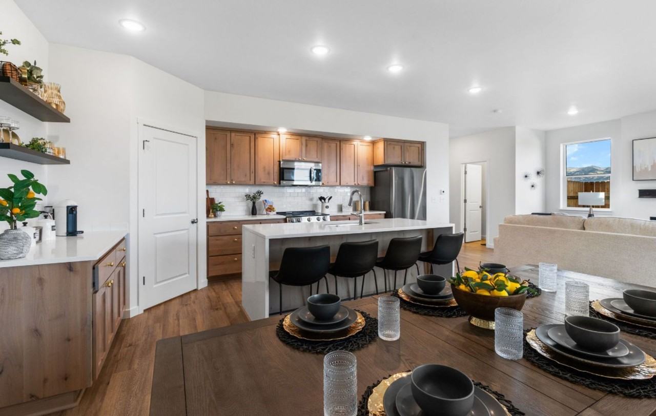 506 Lacey Ln - Photo 4 of 11