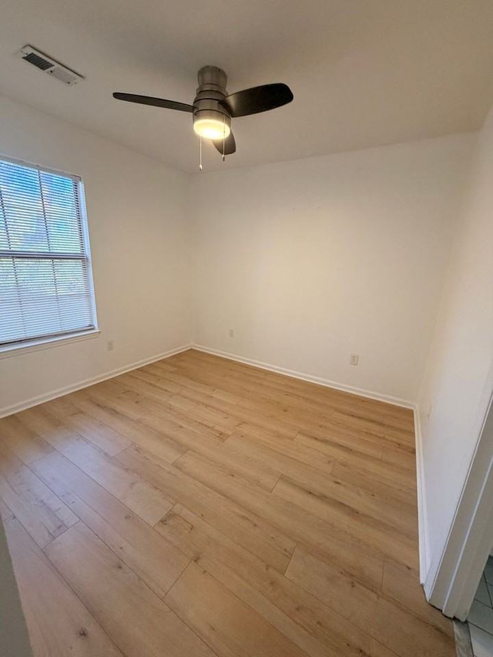 118 Wisteria Ct - Photo 3 of 14