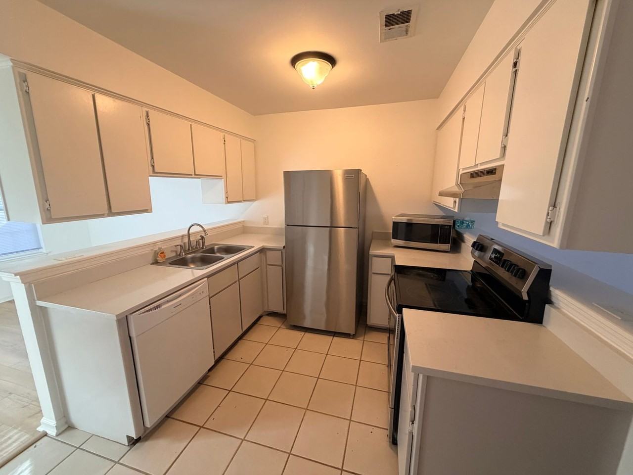 118 Wisteria Ct - Photo 5 of 14