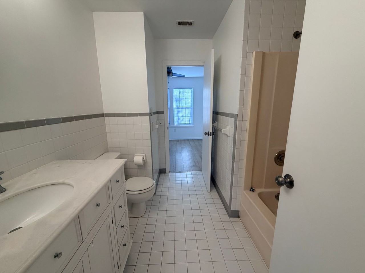 118 Wisteria Ct - Photo 6 of 14