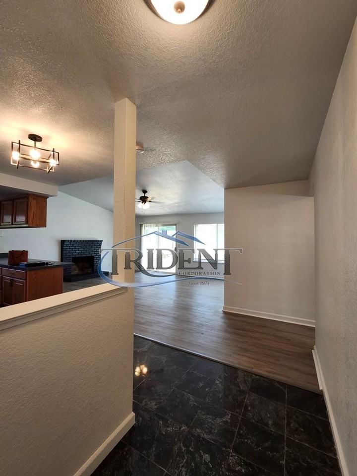 4209 Deaton Dr - Photo 3 of 25