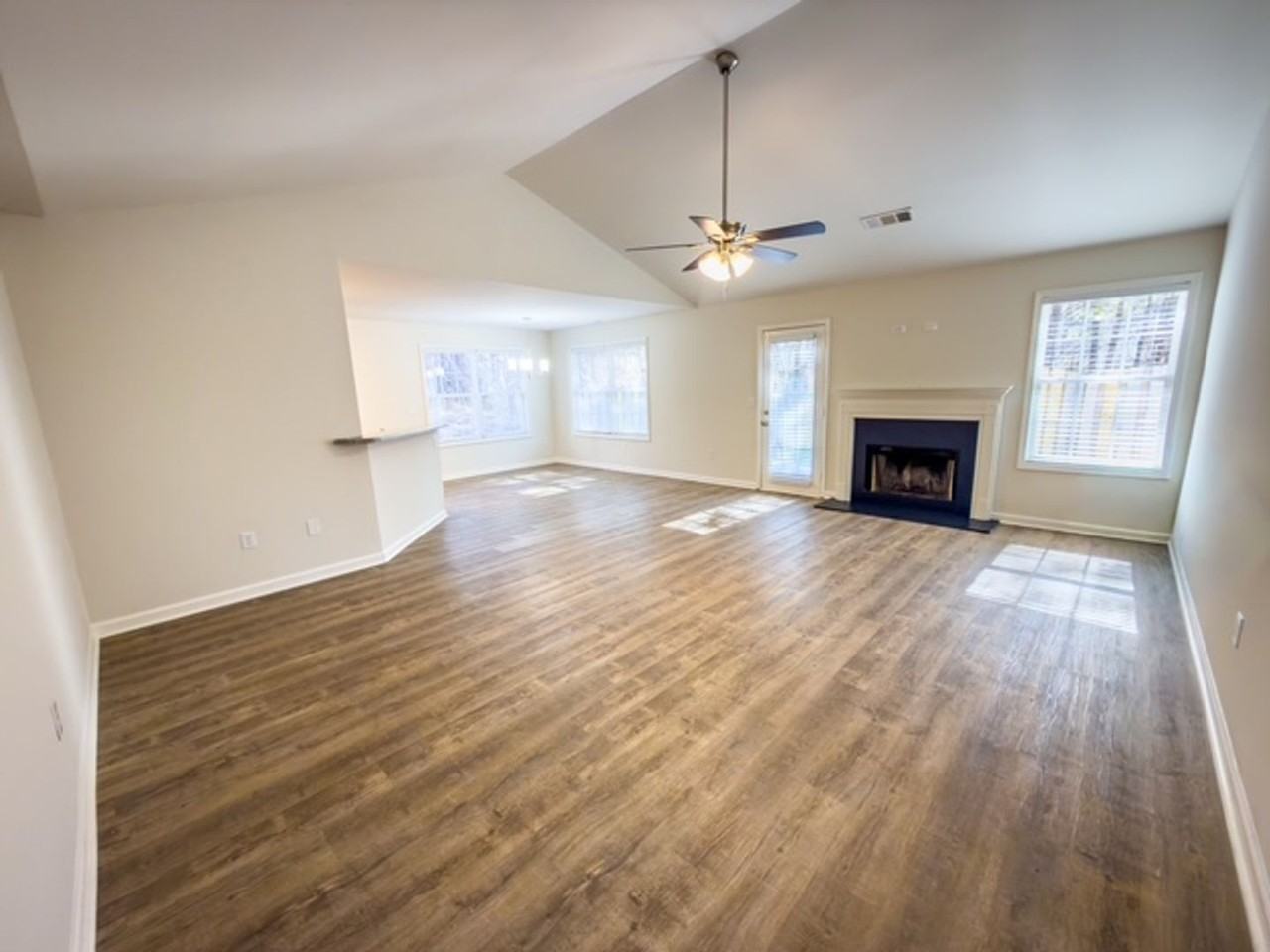 201 Cedar Rock Trce - Photo 2 of 24