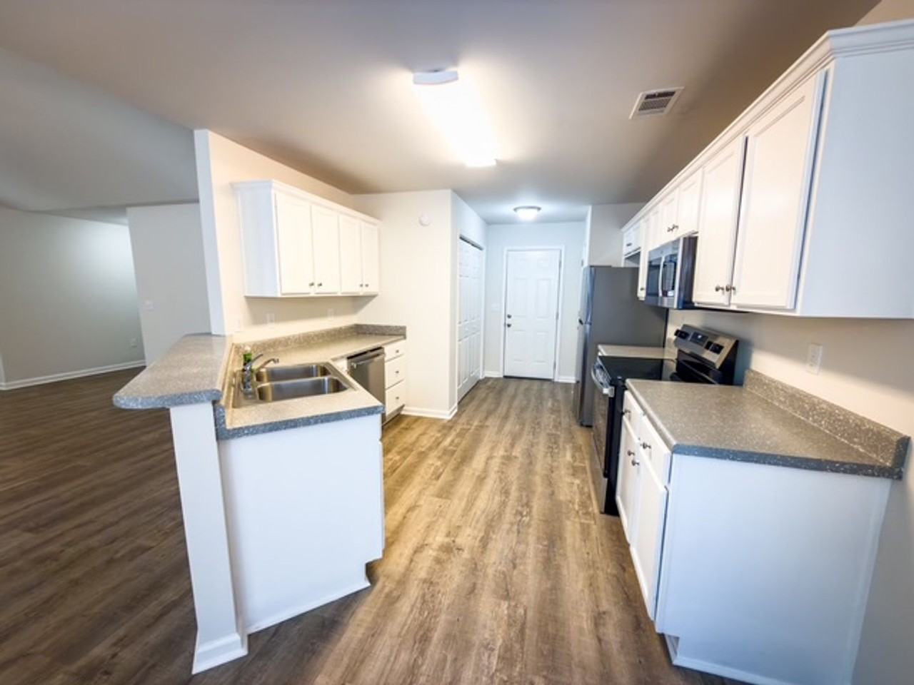 201 Cedar Rock Trce - Photo 3 of 24