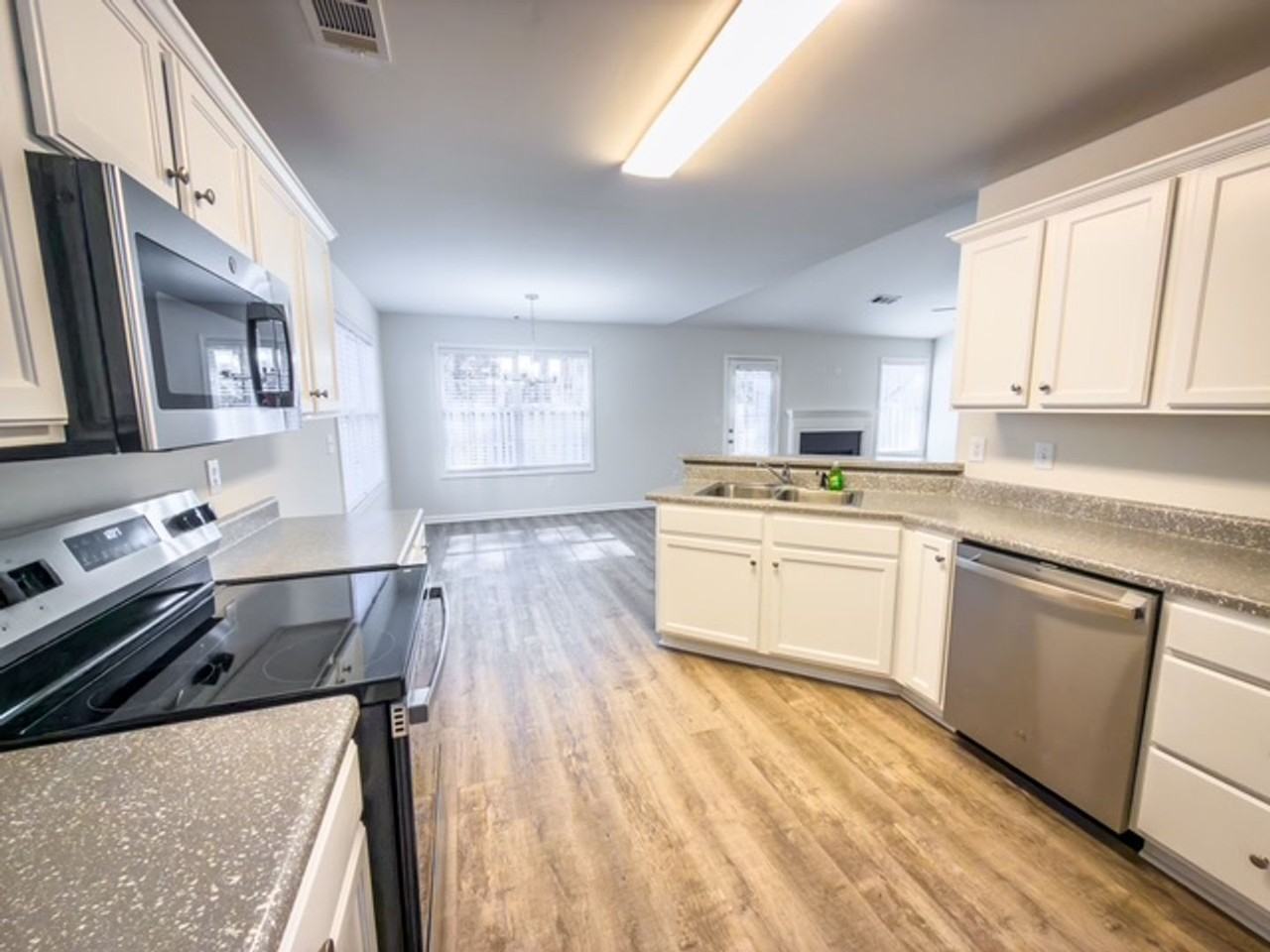 201 Cedar Rock Trce - Photo 4 of 24