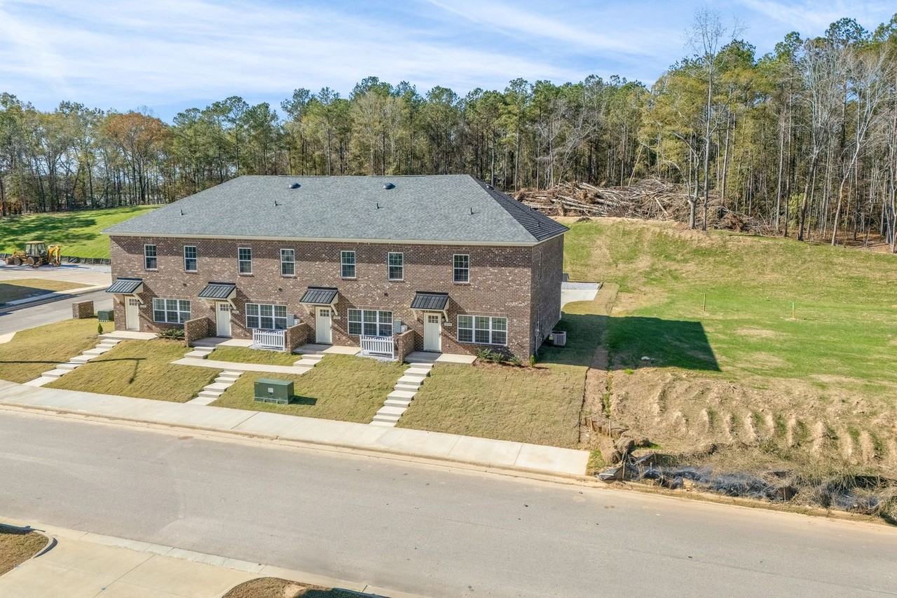 2128 Downs Way - Photo 3 of 22