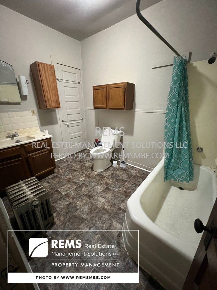 420 N Pine St - Photo 4 of 19