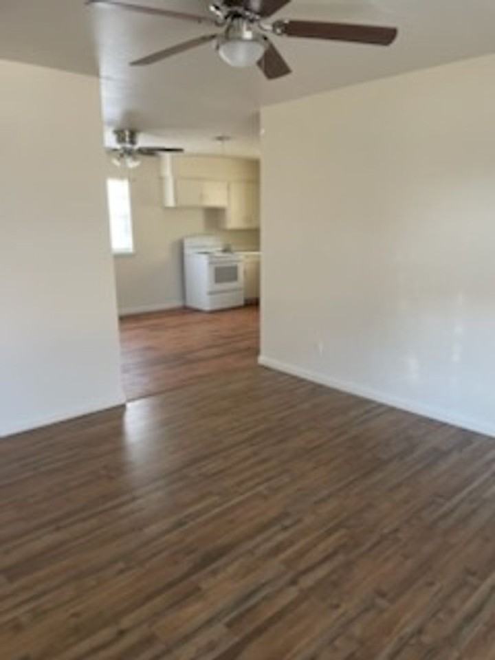 2326 Nw 46th St - Photo 2 of 9