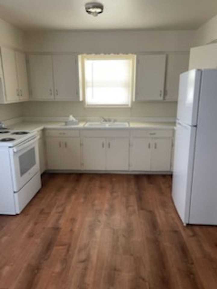 2326 Nw 46th St - Photo 4 of 9