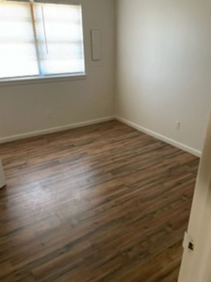 2326 Nw 46th St - Photo 5 of 9