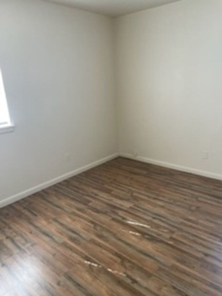 2326 Nw 46th St - Photo 7 of 9