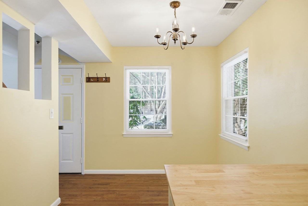 387 Charles St - Photo 5 of 17