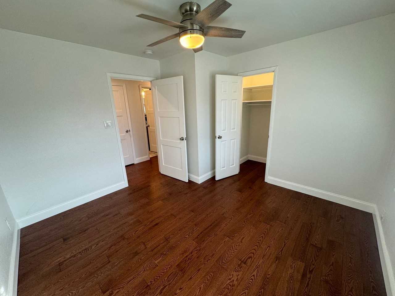 822 Avenue C - Photo 6 of 12