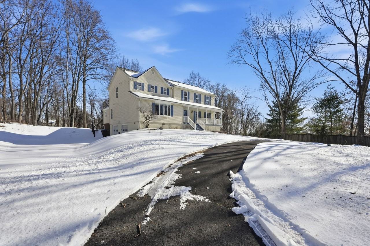 35298 Scotland Heights Rd - Photo 2 of 48