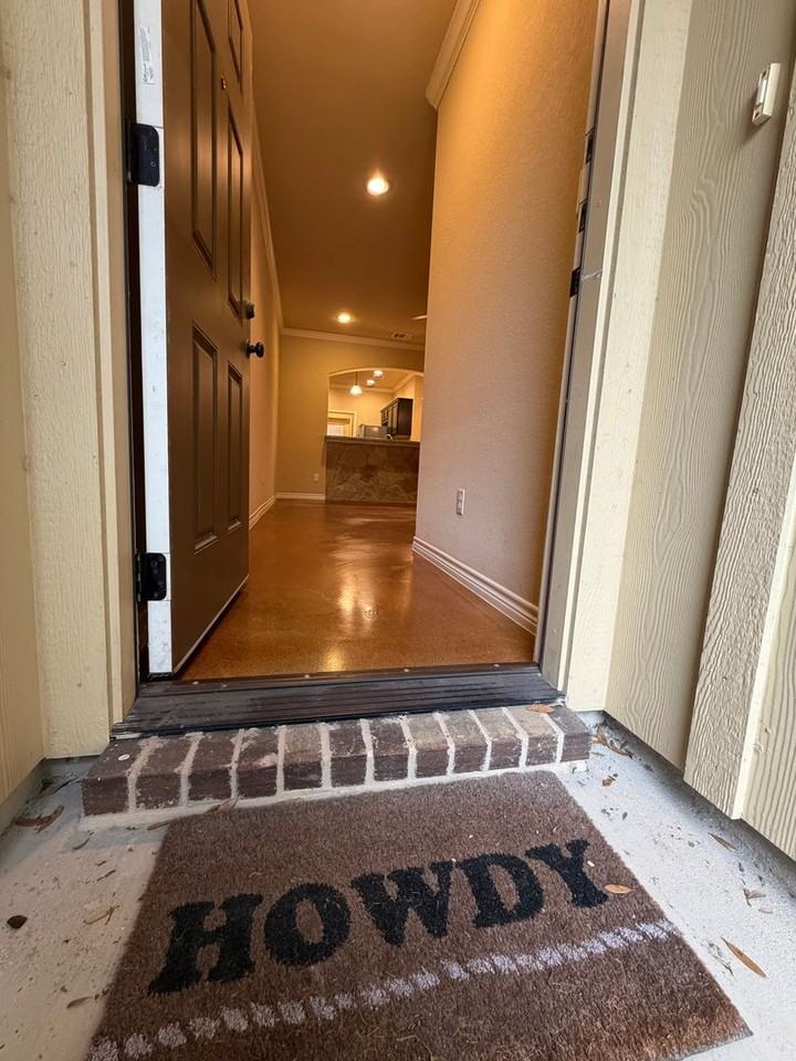 3011 Towers Pkwy - Photo 2 of 16