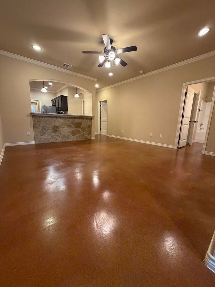 3011 Towers Pkwy - Photo 3 of 16