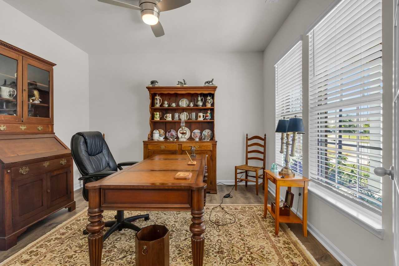 1015 Spivey Cir - Photo 3 of 32