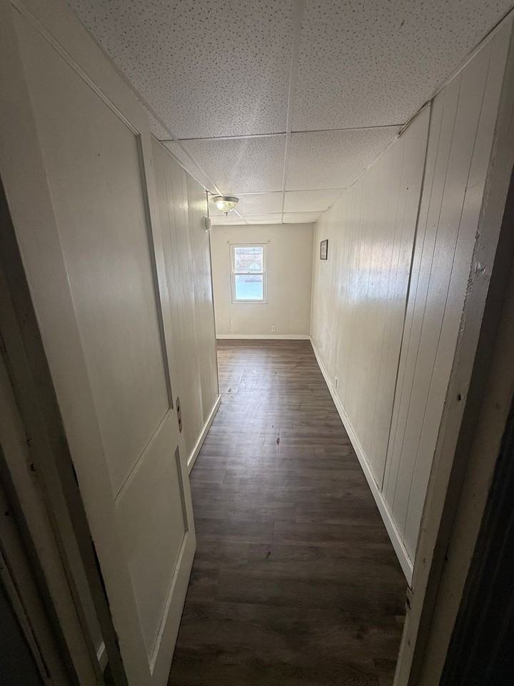 109 W Walnut St - Photo 4 of 6