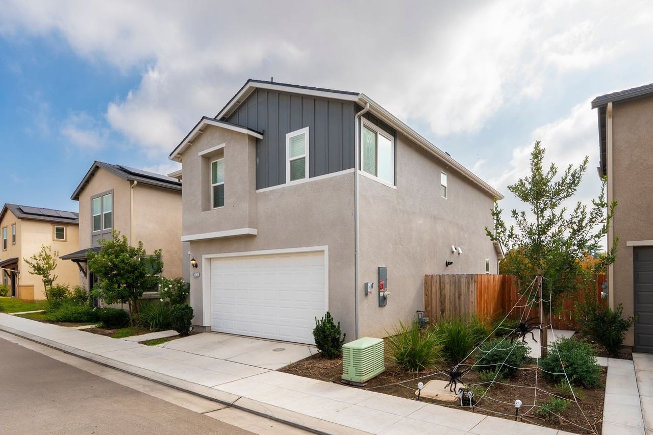 6313 E Meritage Dr - Photo 3 of 37