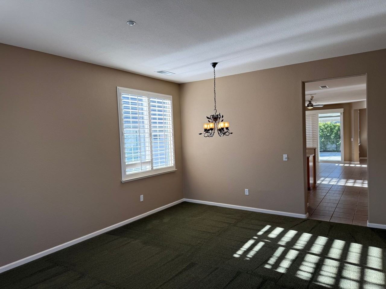 1617 Regent Dr - Photo 6 of 46