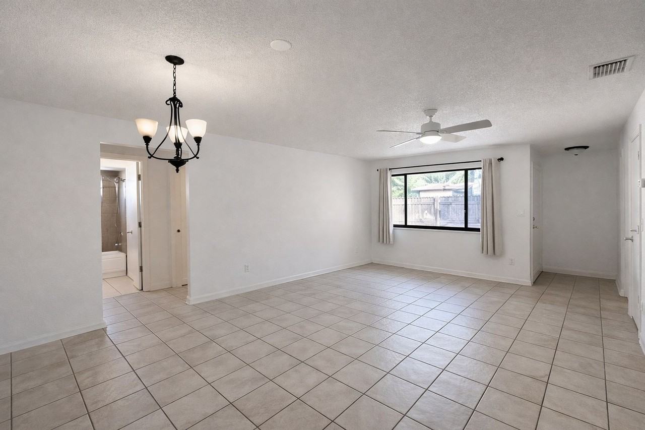 8420 8420 60th St. N - Villas of Pinellas Farms - Photo 4 of 13