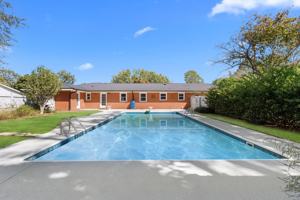 featured image of 616 Pinewood Dr