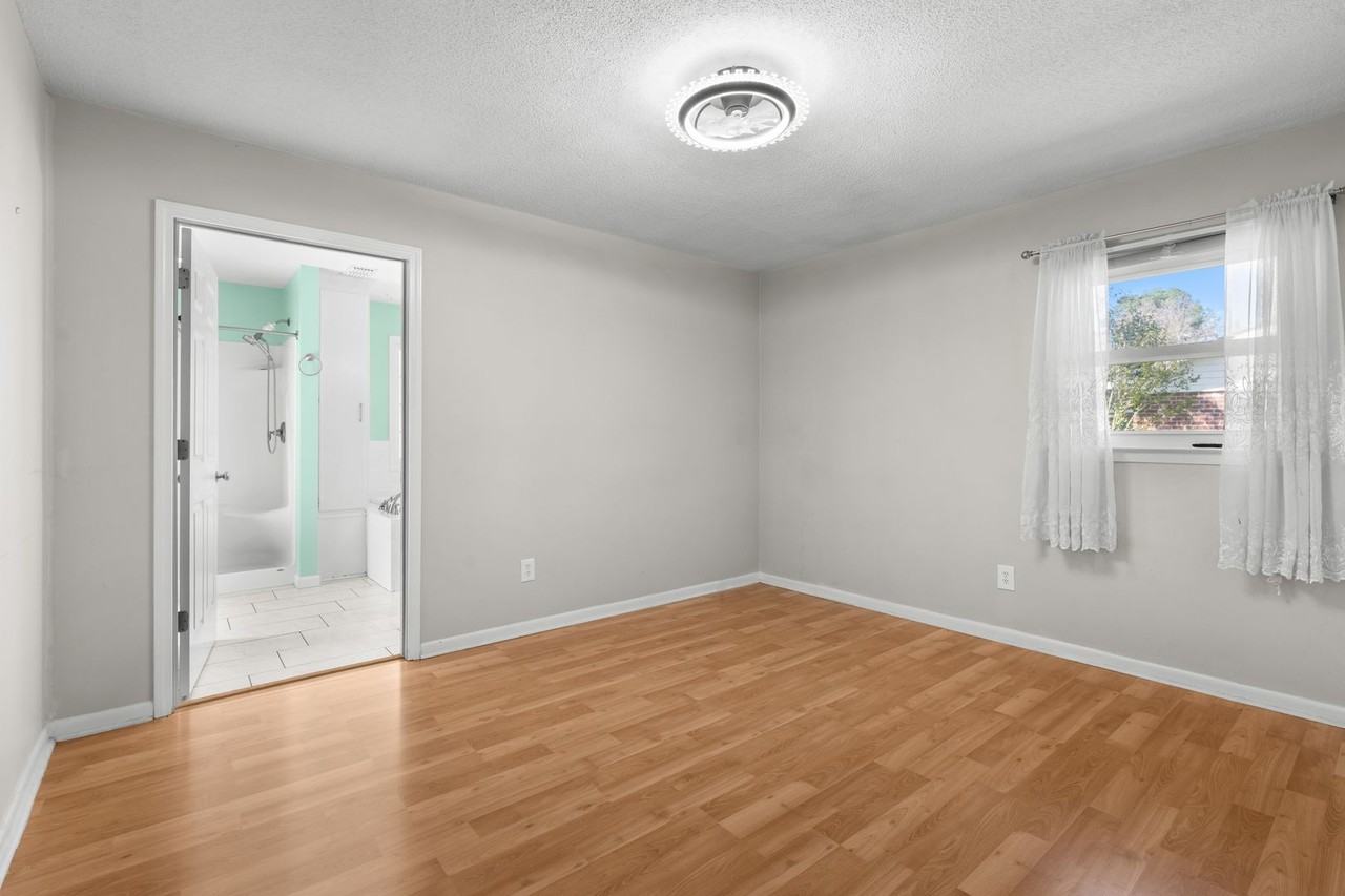 616 Pinewood Dr - Photo 3 of 22