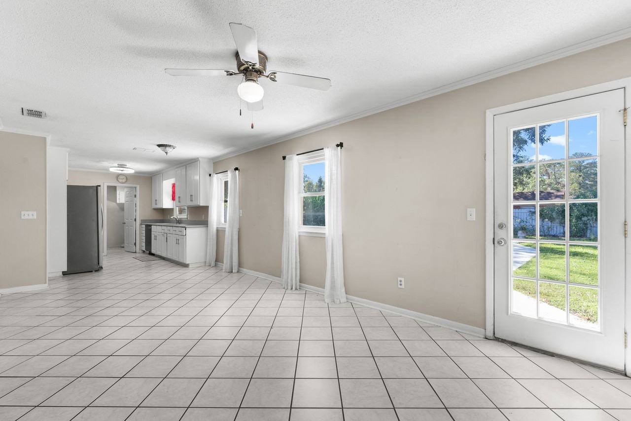 616 Pinewood Dr - Photo 6 of 22