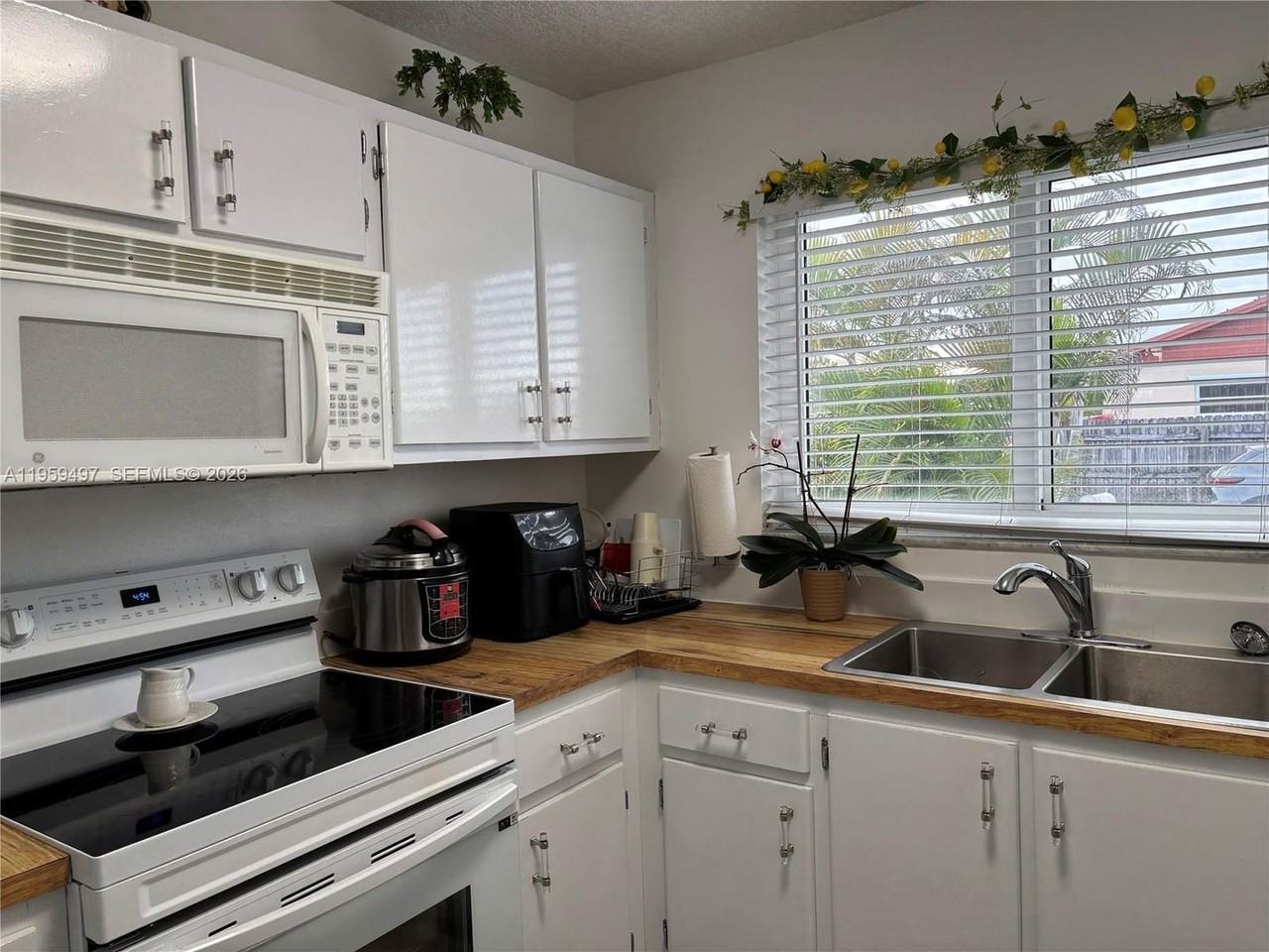 19623 Nw 30th Pl - Photo 3 of 18