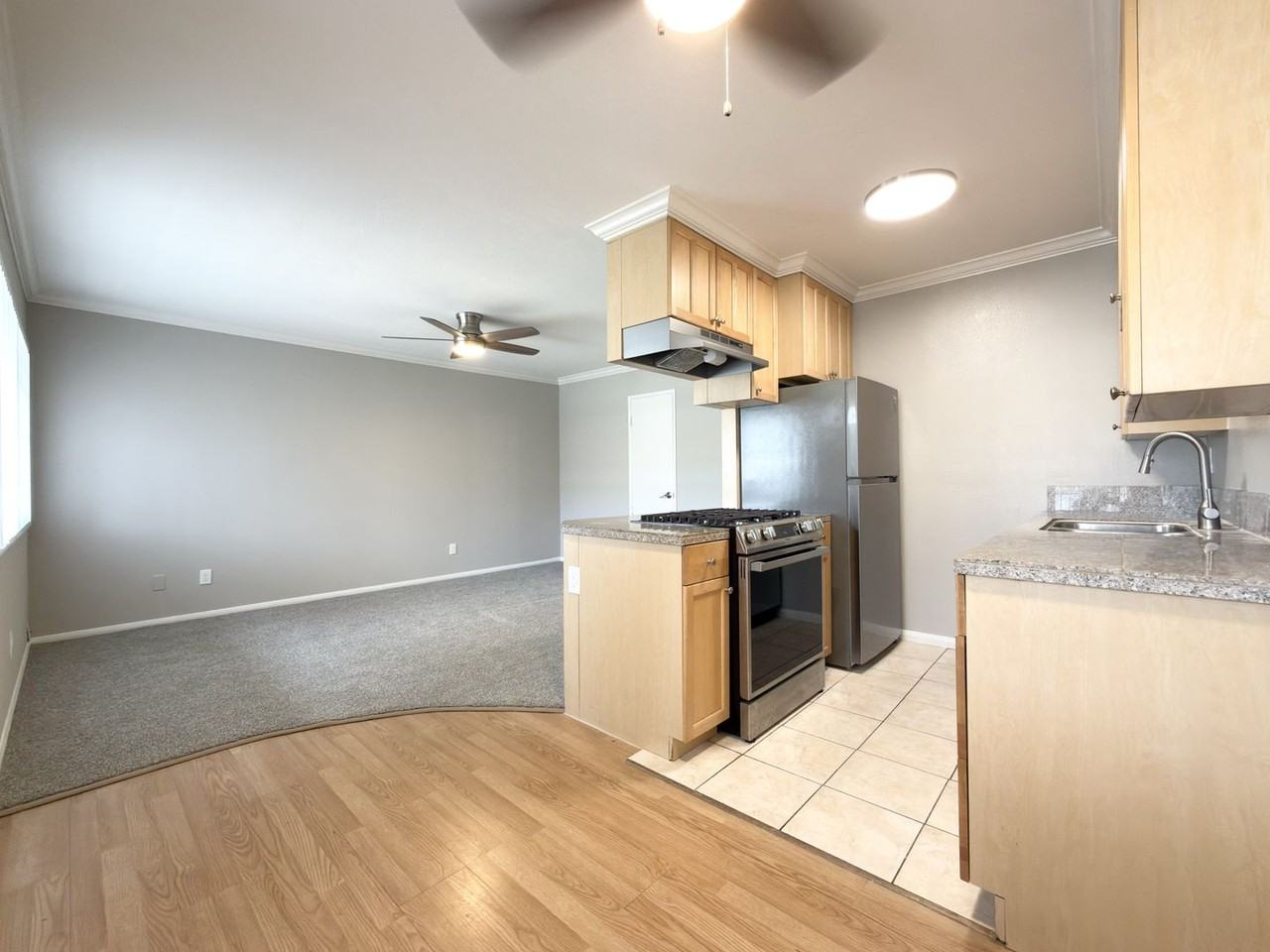 1807 S Myers St - Photo 3 of 13