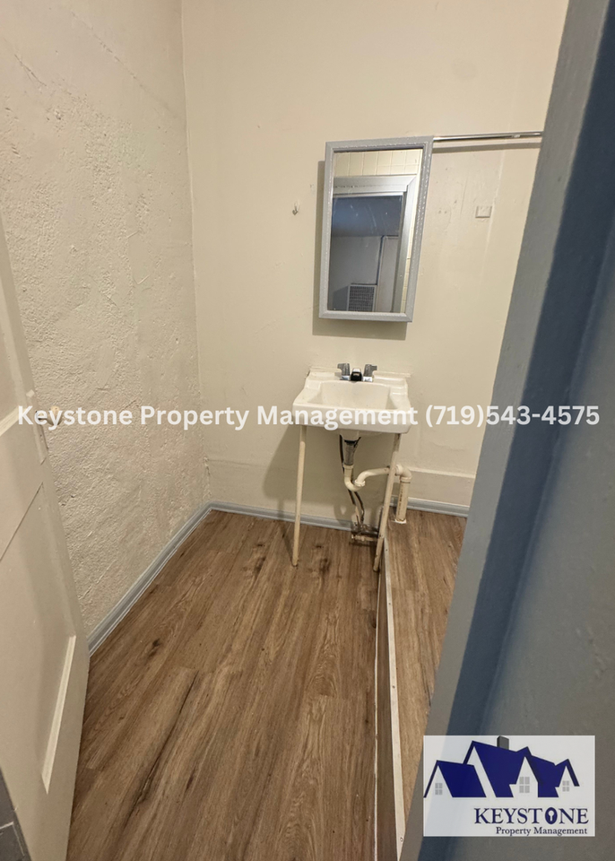 300 E 3rd St #8 - Photo 6 of 8