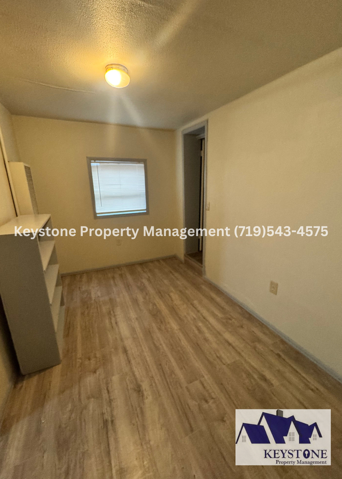 300 E 3rd St #8 - Photo 7 of 8