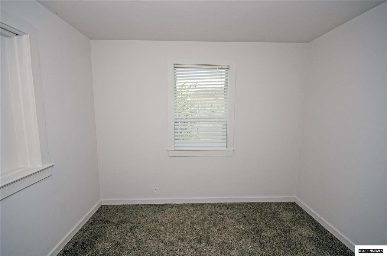 827 2nd St - Photo 7 of 10