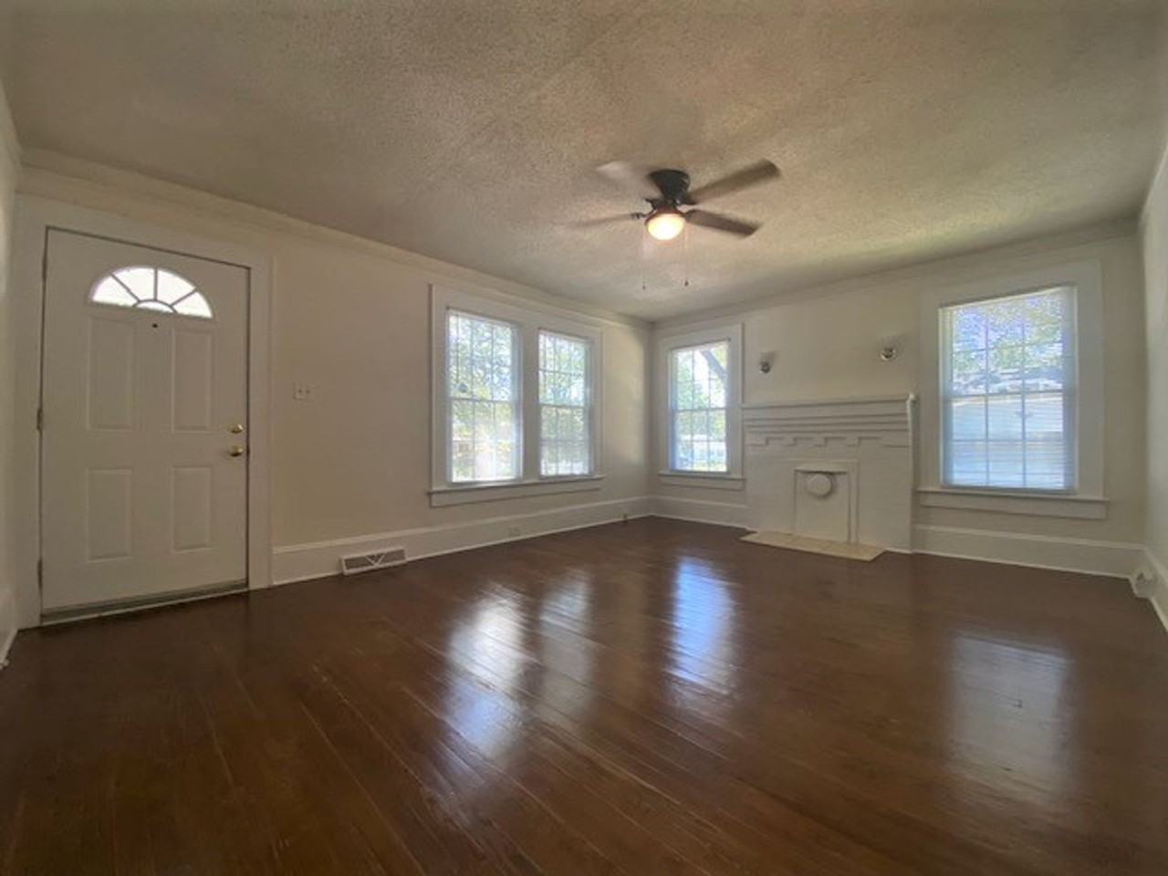 910 S Juniper St - Photo 5 of 16