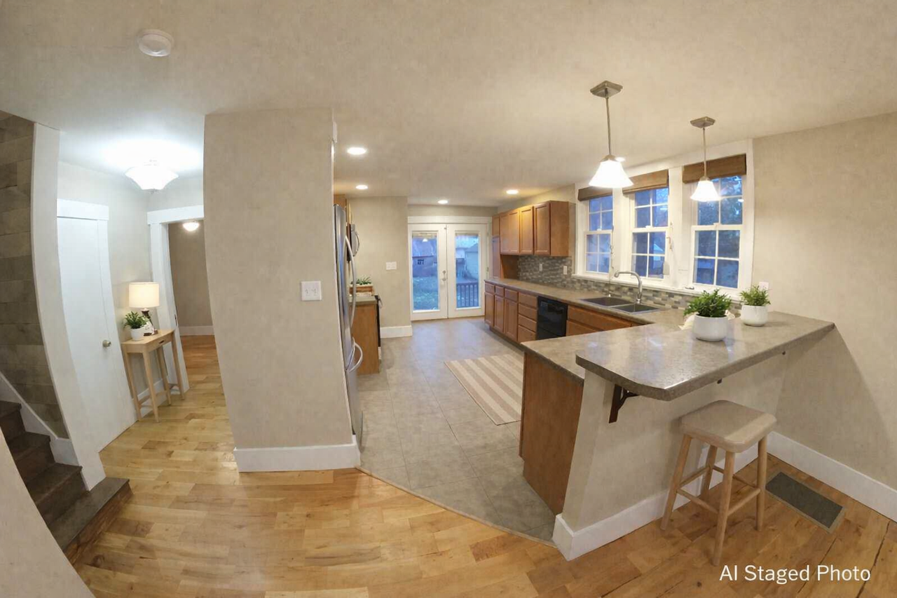 908 Colorado St - Photo 2 of 11