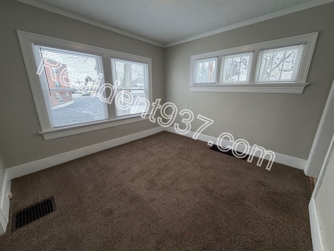 2126 Revere Ave - Photo 4 of 16