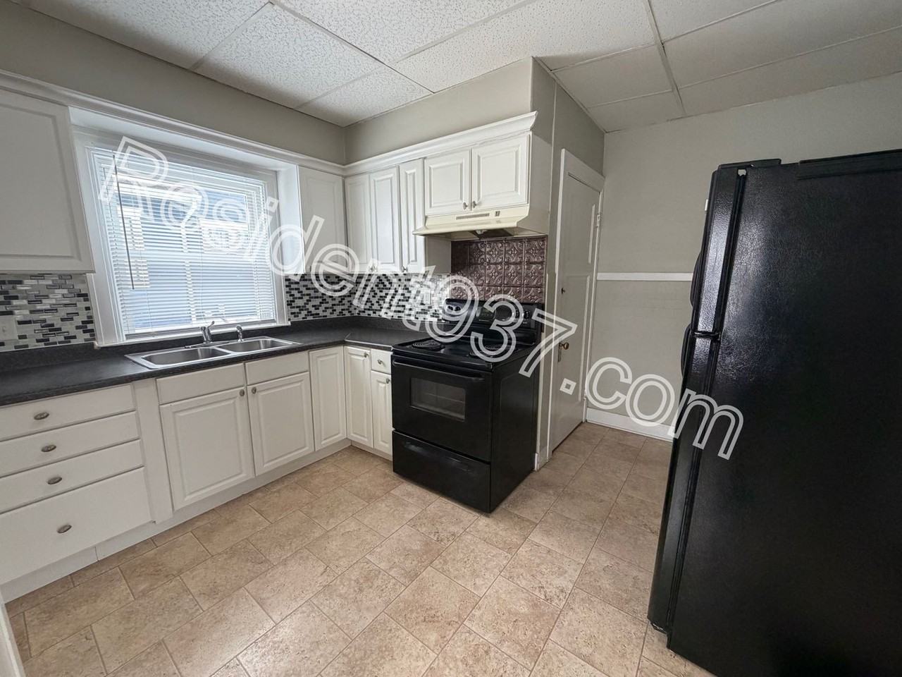 2126 Revere Ave - Photo 6 of 16