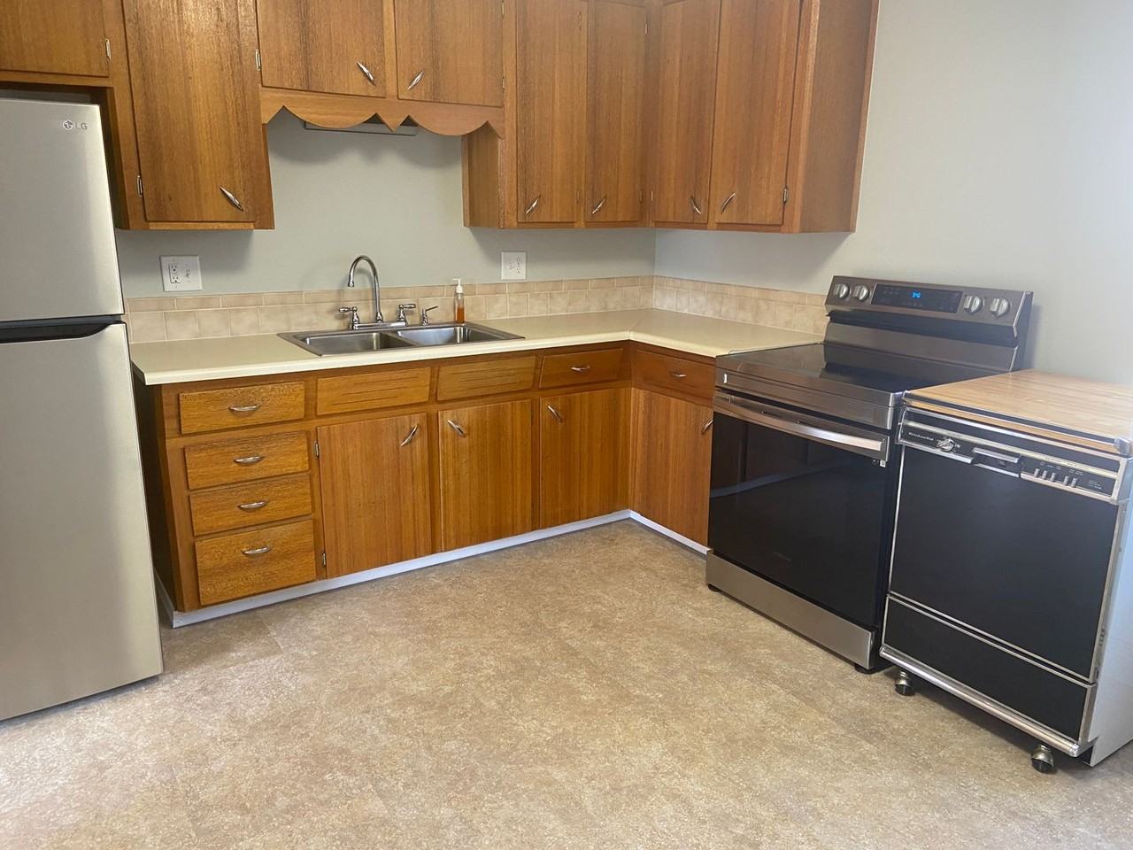 2695 W Colorado Ave - Photo 6 of 19