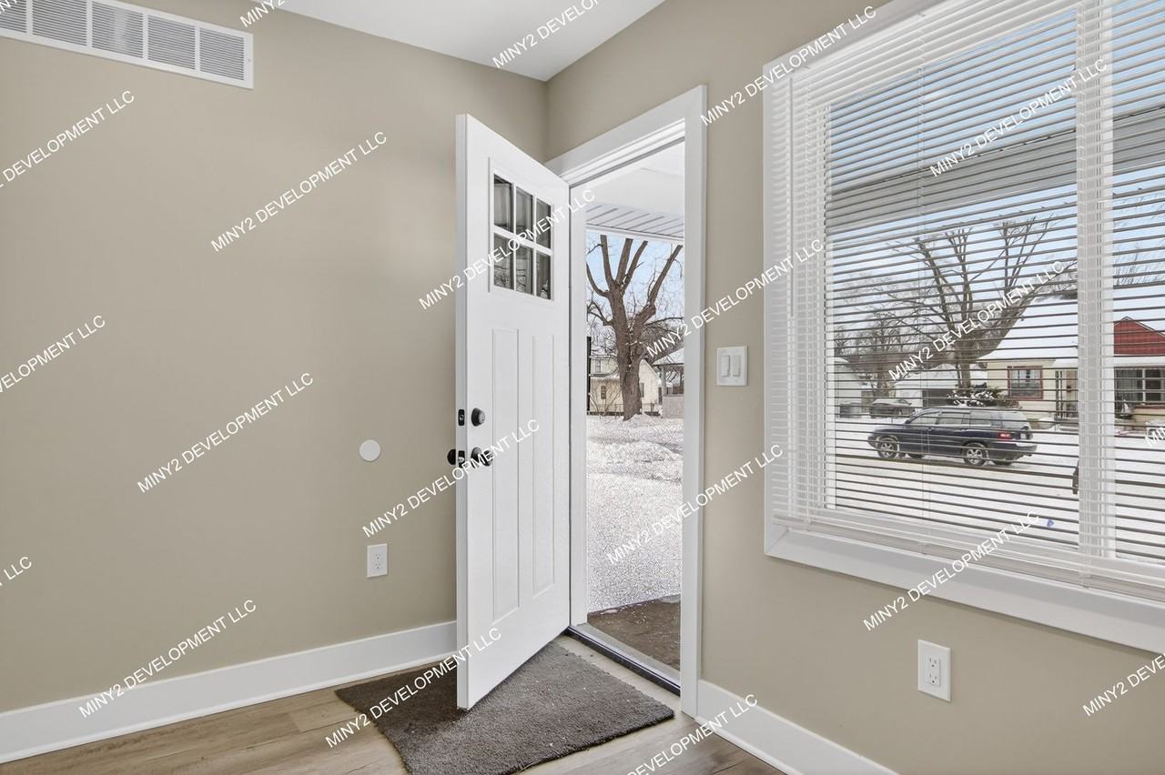 427 W George Ave - Photo 5 of 37