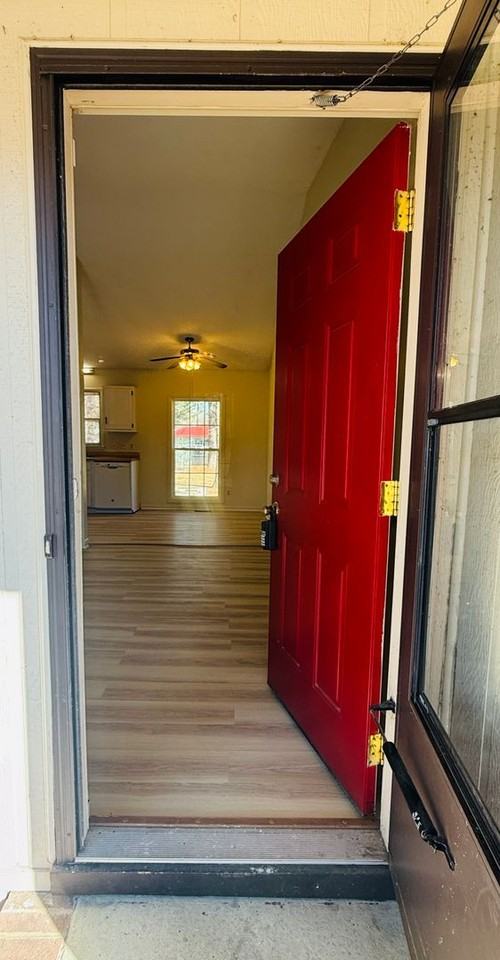 129 Deerfield Dr - Photo 2 of 18