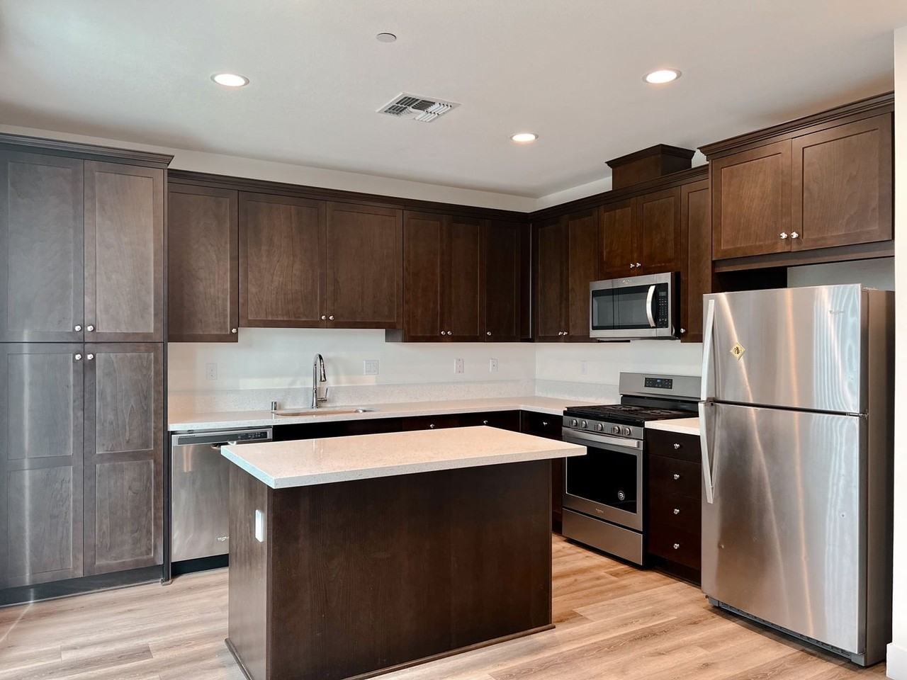 160 Prancer Ln - Photo 5 of 13