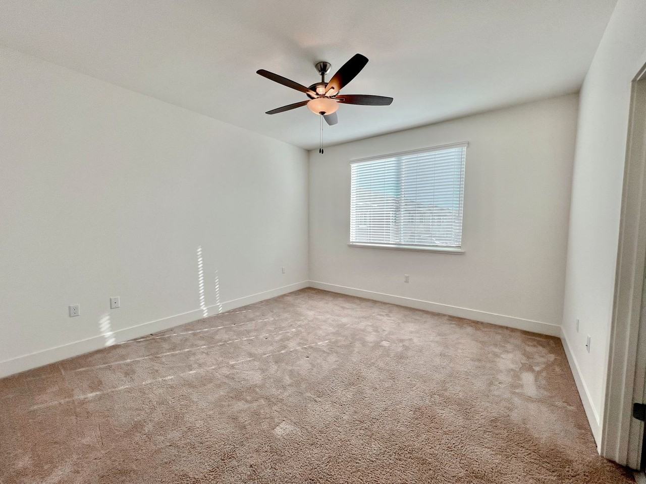 160 Prancer Ln - Photo 7 of 13