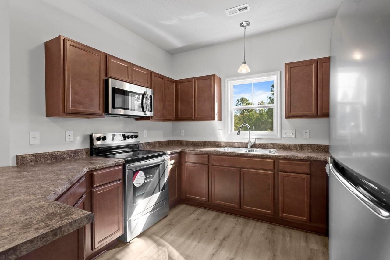 256 Currituck Dr - Photo 5 of 23