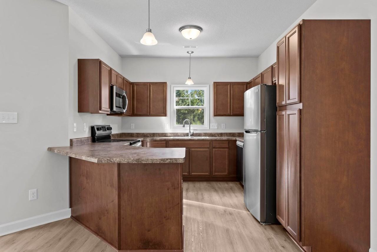 256 Currituck Dr - Photo 6 of 23